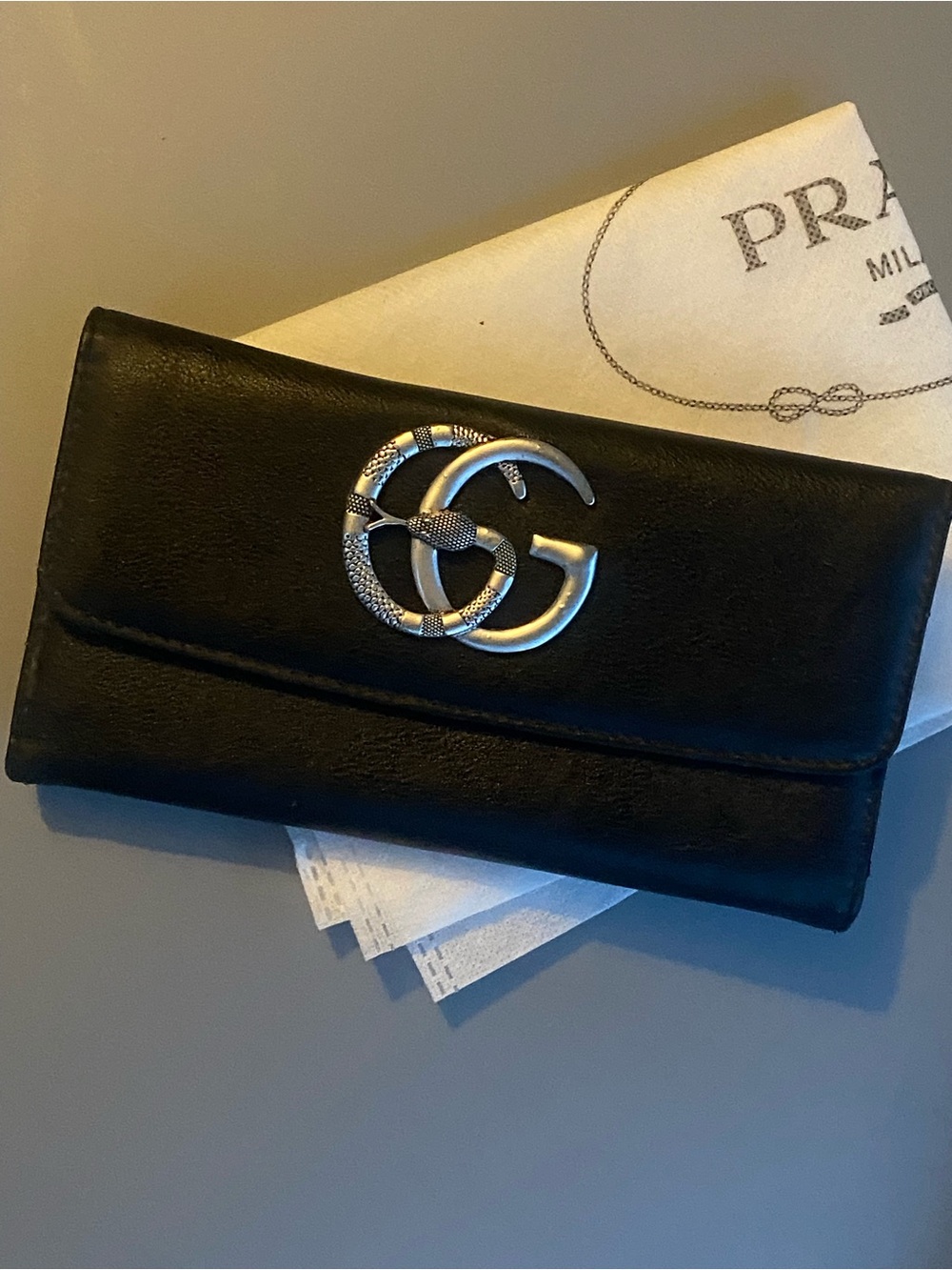 Black Wallet a w/ Interlocking Metal Emblem!